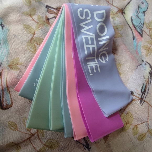 Apana Luxe Bootie Resistance Resistant Bands Yoga Stretch Strength Building NEW - Picture 4 of 6